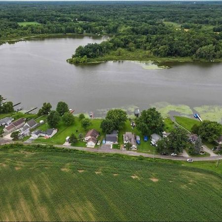 Serene Lakefront Getaway Villa Fenton Exterior photo